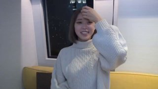 良家少妇探花《龟头进洞》被老公在广东打工的骚妇约到家里干炮穿着红衣黑丝骚到没朋友